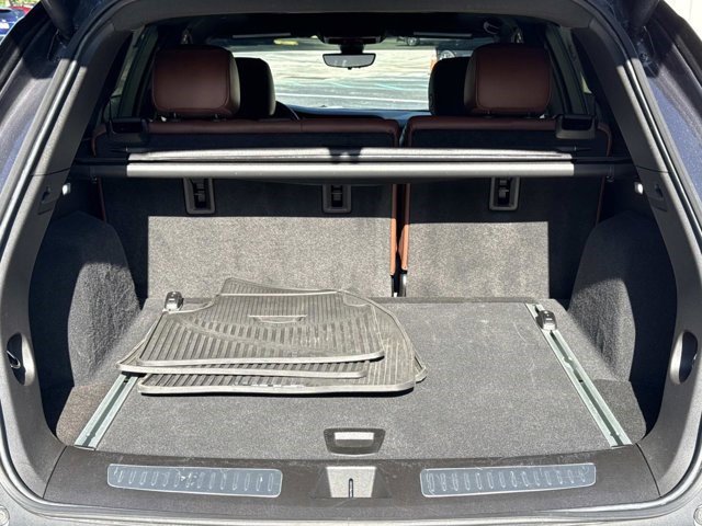 Certified 2023 Cadillac XT5 Premium Luxury w/ Technology Package FWD image 11