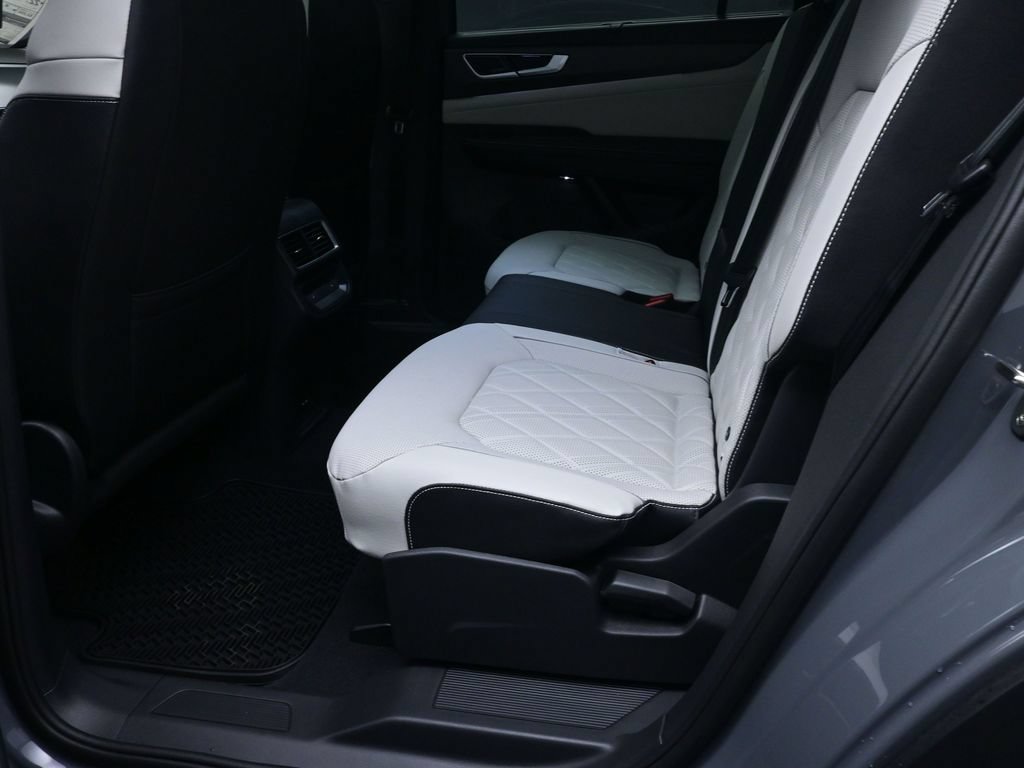 New 2026 Volkswagen Atlas Cross Sport SEL Premium R-Line AWD/4WD image 21