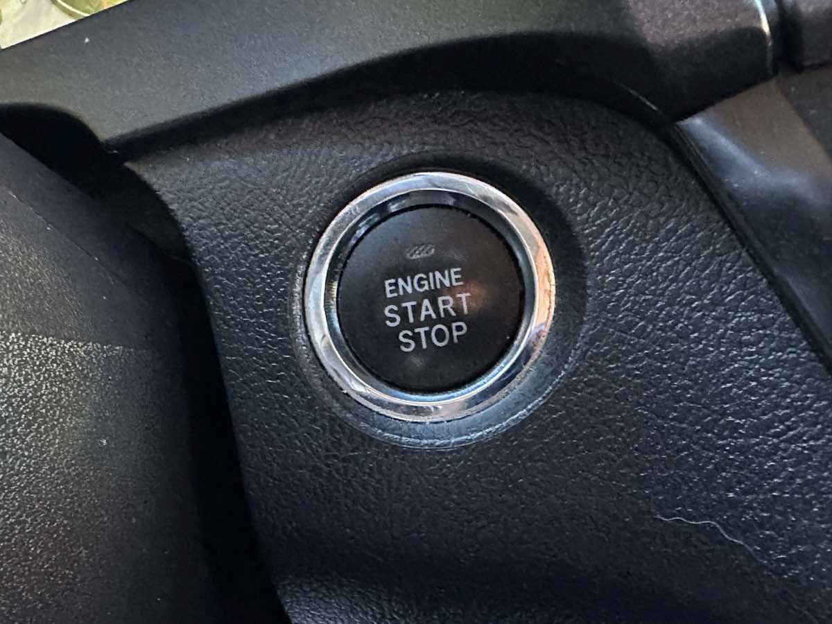 Used 2017 Toyota Sienna SE w/ SE Preferred Package FWD image 38