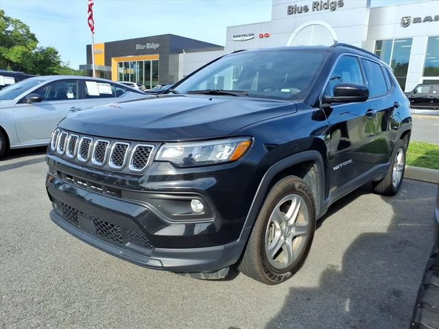 Used 2024 Jeep Compass Latitude AWD/4WD image 12