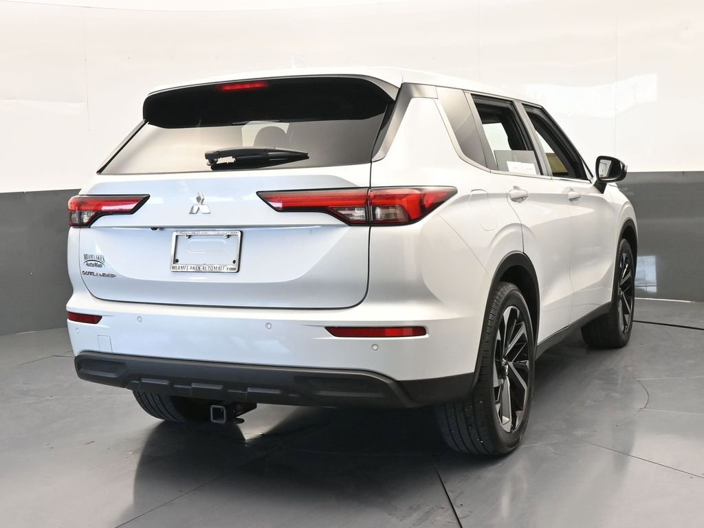 Used 2022 Mitsubishi Outlander ES image 5