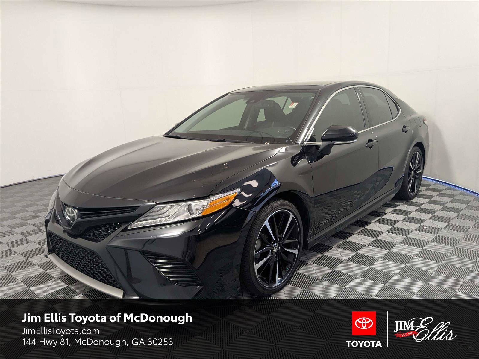 Used 2020 Toyota Camry XSE FWD image 1