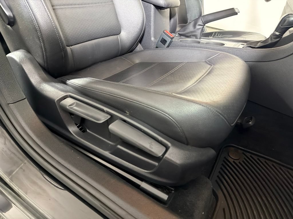 Used 2014 Volkswagen Passat TDI SE FWD image 25