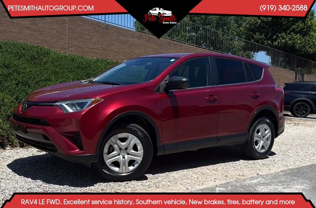 Used 2018 Toyota RAV4 LE FWD image 1