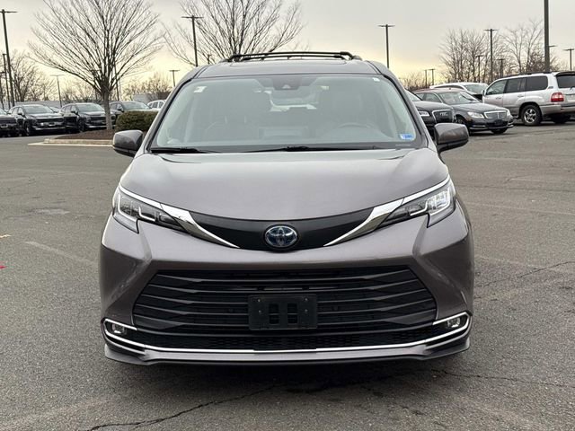 Used 2021 Toyota Sienna XLE w/ XLE Plus Package image 6