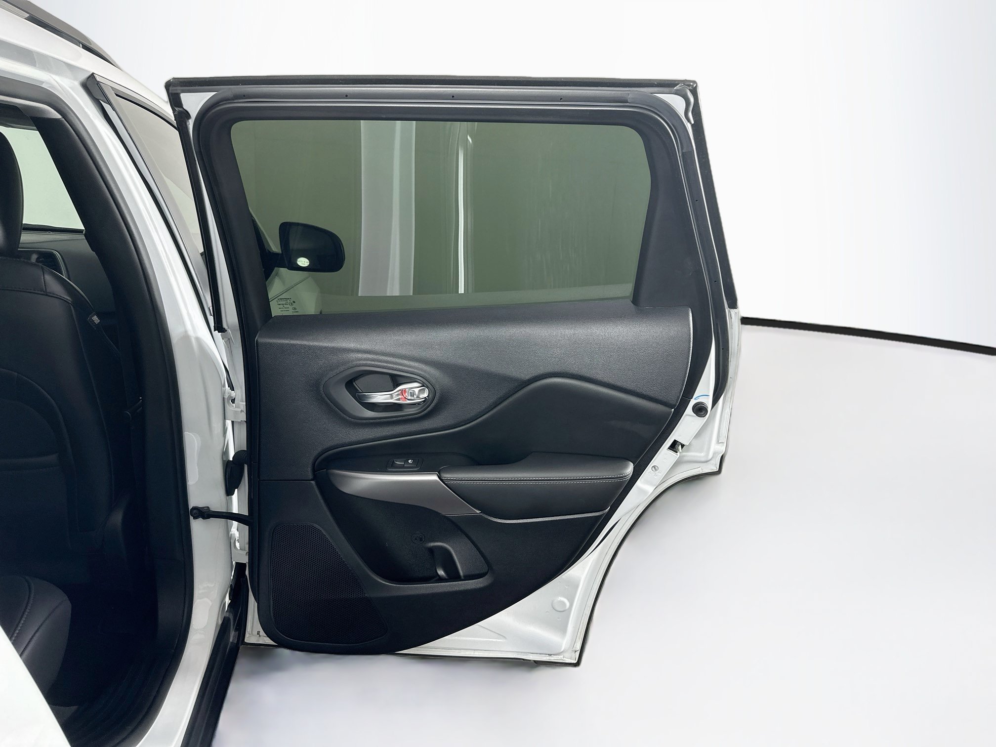 Used 2022 Jeep Cherokee Latitude Lux FWD image 30