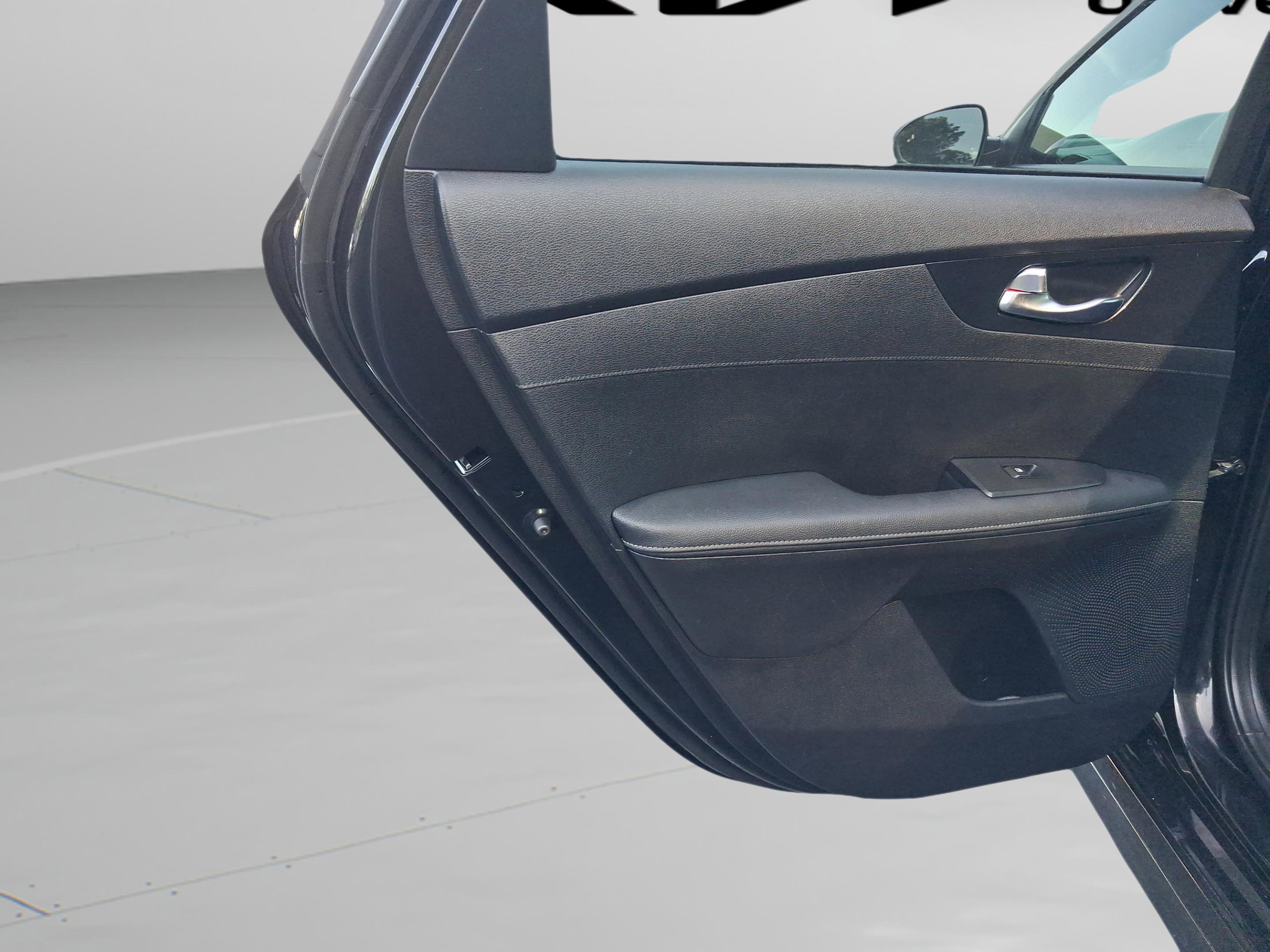 Used 2024 Kia Forte GT-Line w/ GT-Line Premium Package FWD image 30