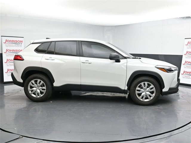 Used 2025 Toyota Corolla Cross L image 9