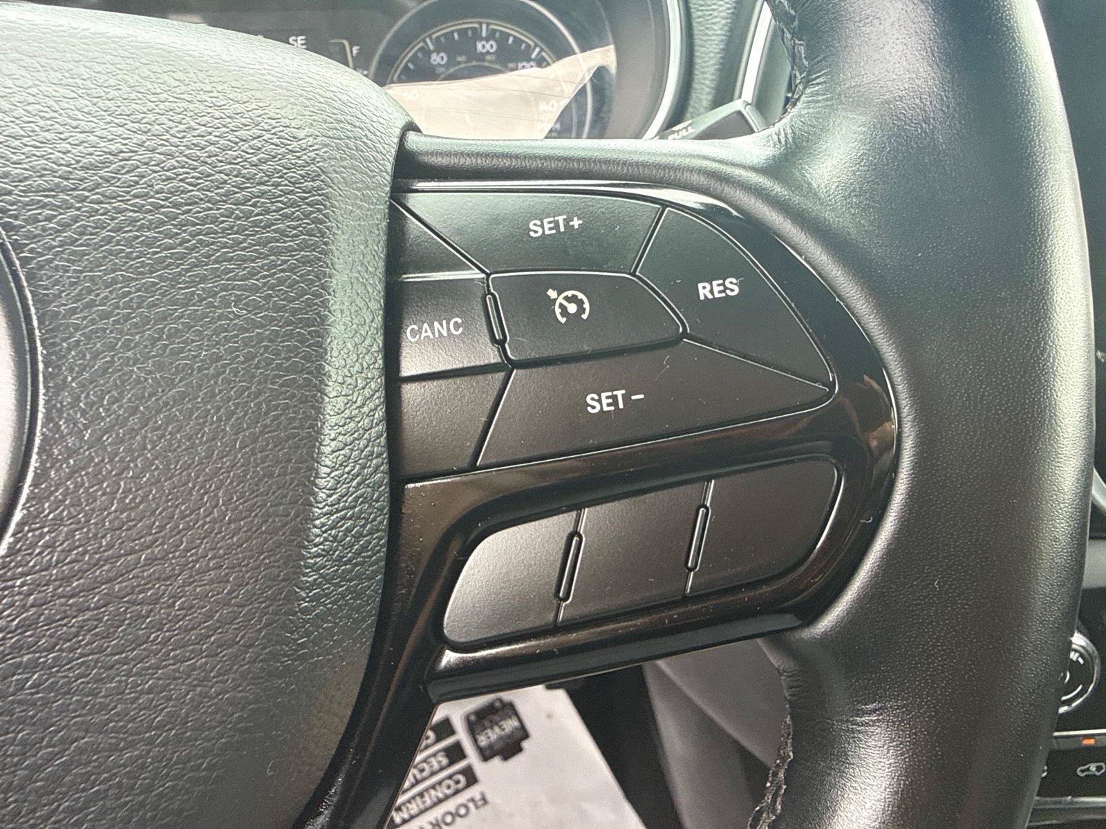 Used 2021 Jeep Cherokee Latitude Plus AWD/4WD image 16