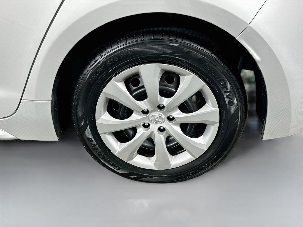 Certified 2024 Toyota Corolla LE FWD image 30