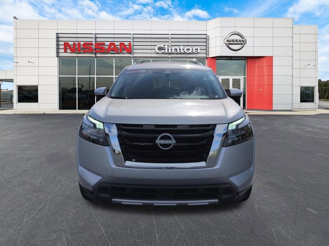 Certified 2025 Nissan Pathfinder SL image 8
