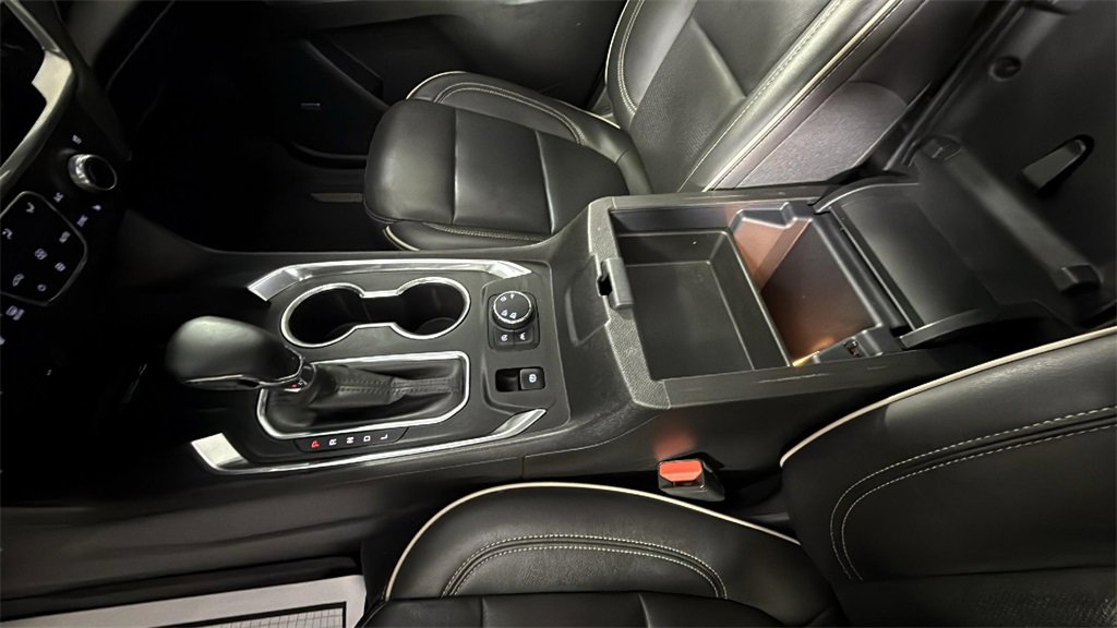 Used 2023 Chevrolet Traverse Premier w/ Redline Edition image 25