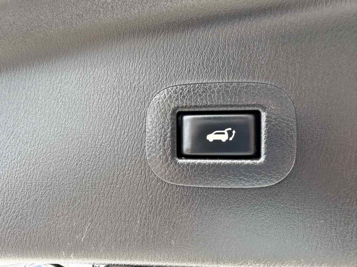 Used 2019 Nissan Armada Platinum w/ Captain's Chairs Package AWD/4WD image 59