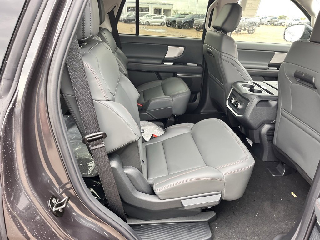 New 2025 Ford Expedition Active image 16