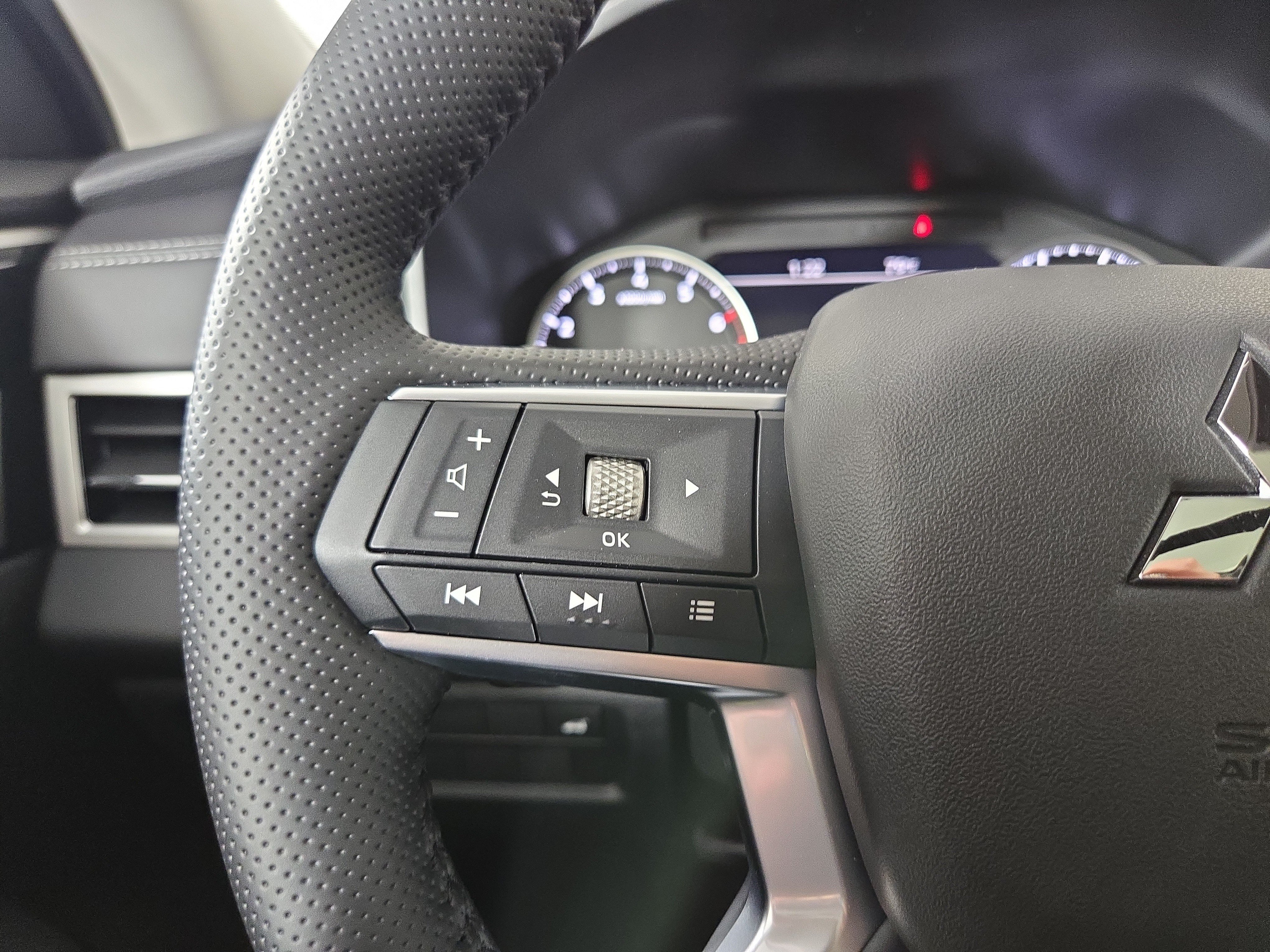 New 2026 Mitsubishi Outlander AWD image 15