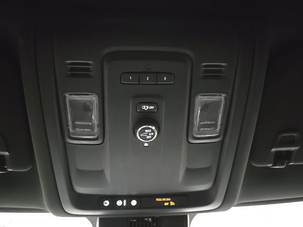 Used 2023 GMC Yukon XL SLT AWD/4WD image 31