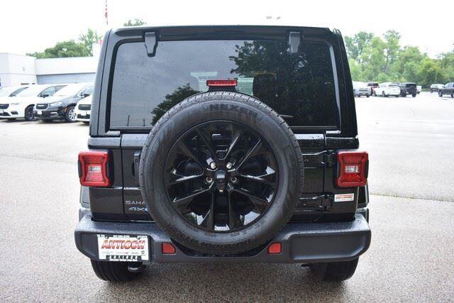 Used 2025 Jeep Wrangler Sahara 4xe AWD/4WD image 7