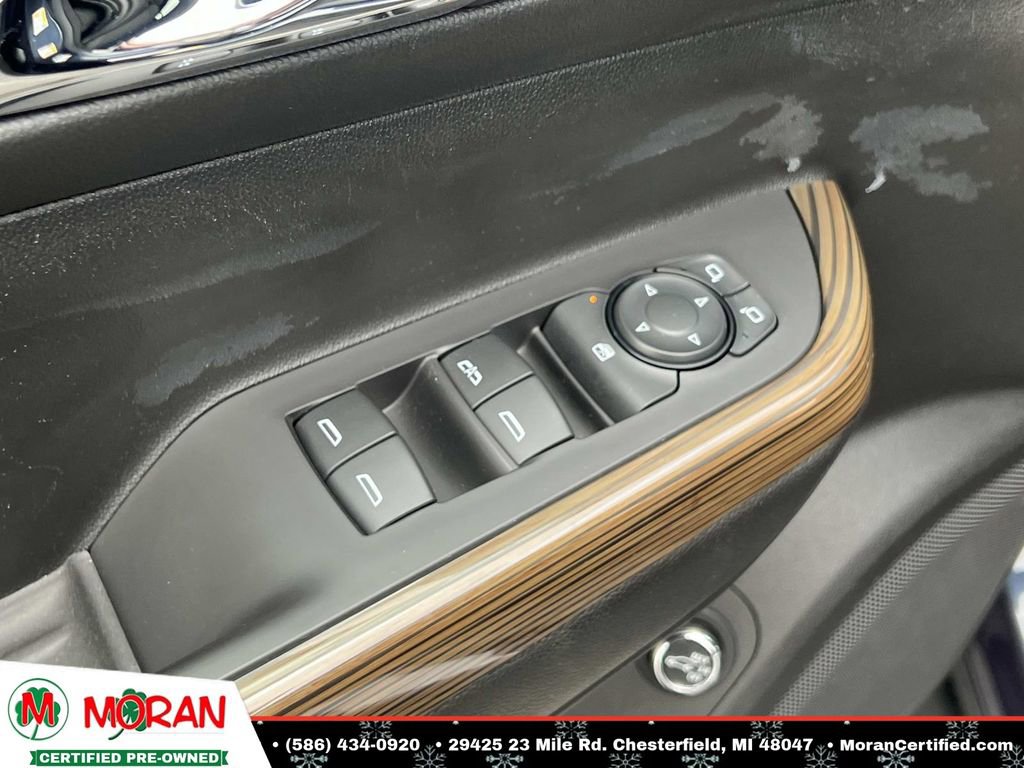 Used 2019 GMC Acadia SLE image 16