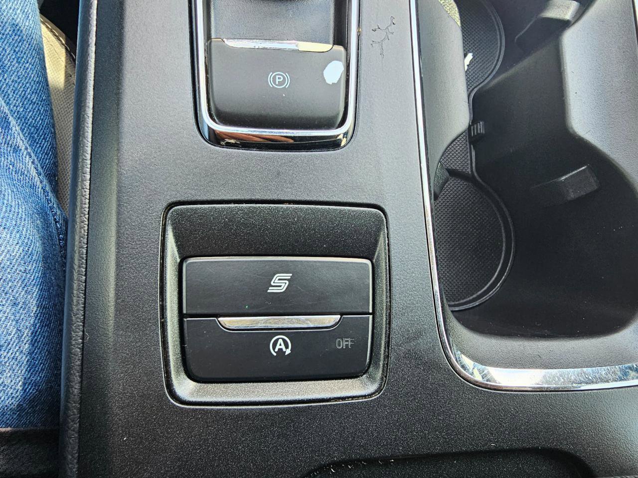 Used 2020 Ford Fusion SE w/ Equipment Group 151A FWD image 46
