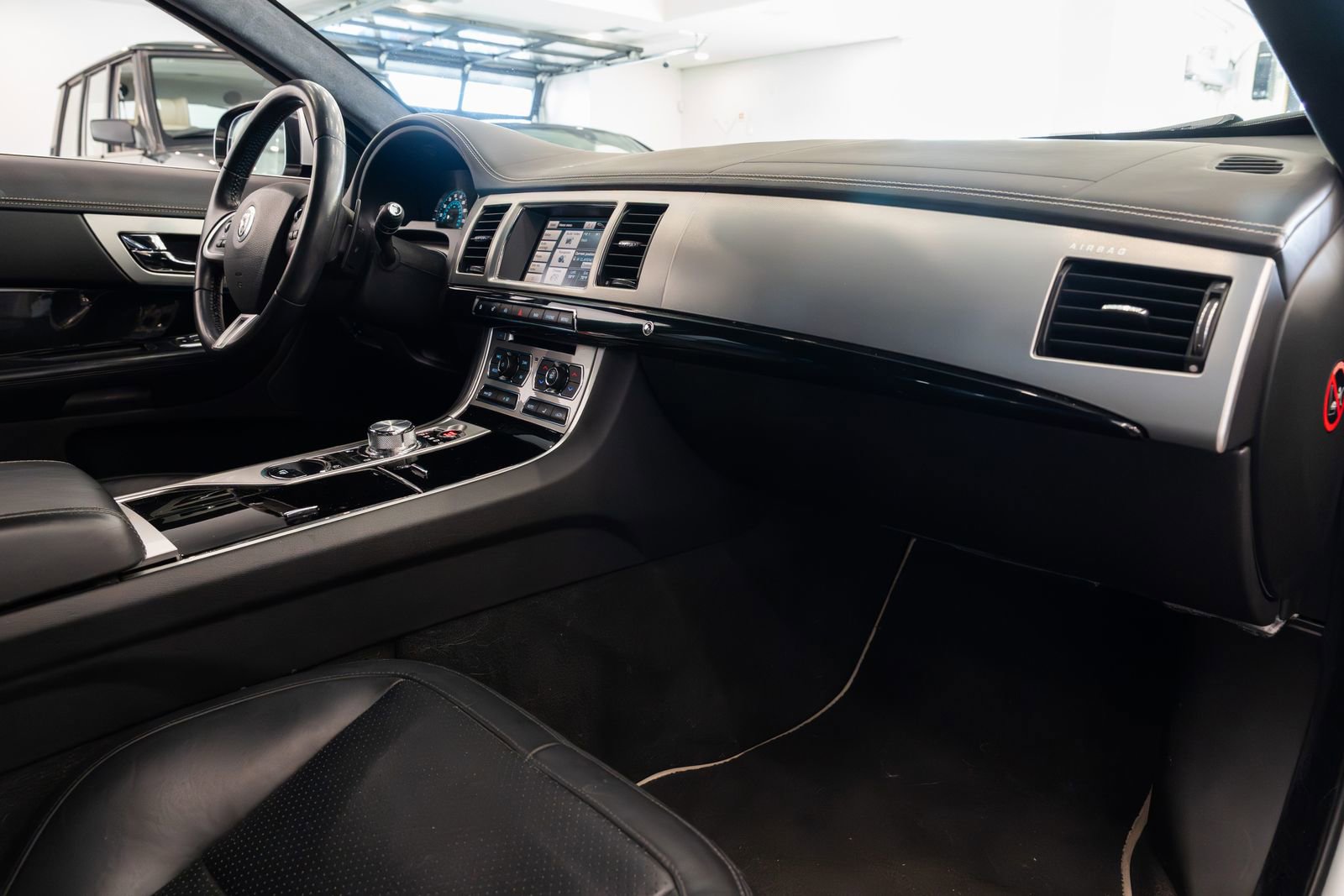 Used 2013 Jaguar XF 3.0 AWD/4WD image 10