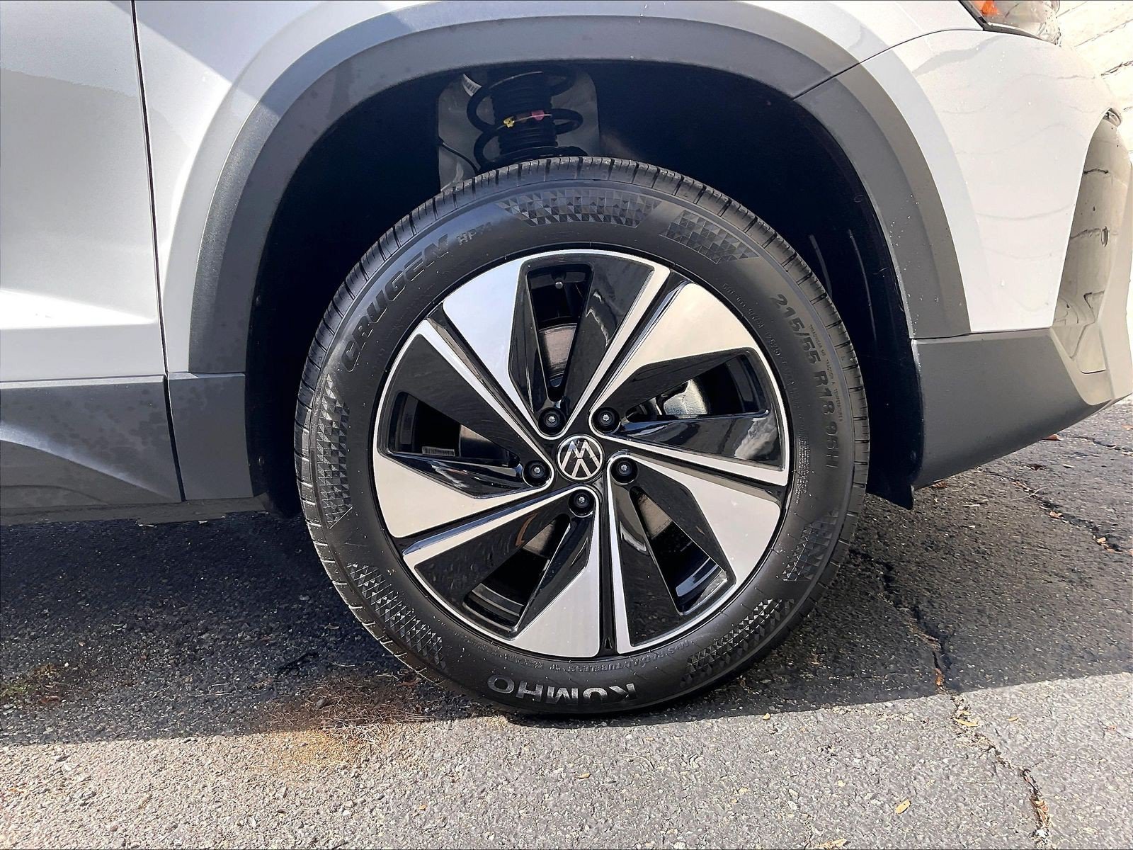 New 2026 Volkswagen Taos SE AWD/4WD image 10
