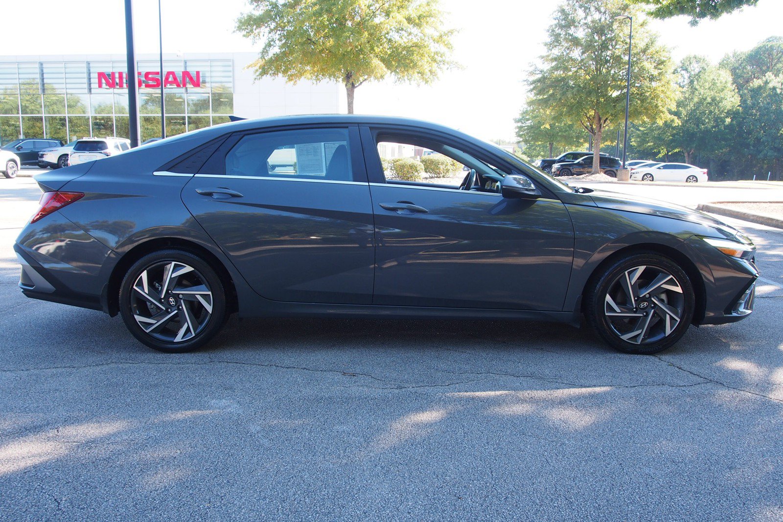 Used 2024 Hyundai Elantra Limited FWD image 8
