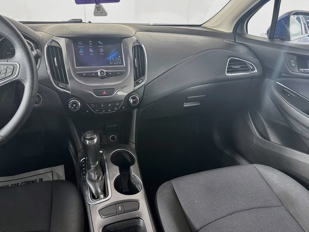 Used 2017 Chevrolet Cruze LT w/ Convenience Package FWD image 28