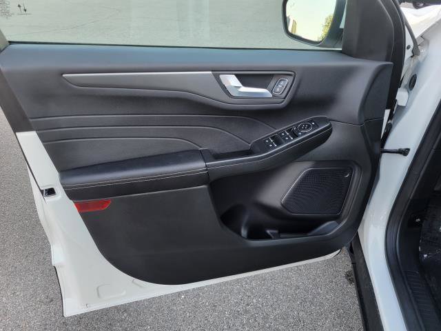 Used 2023 Ford Escape SE image 16
