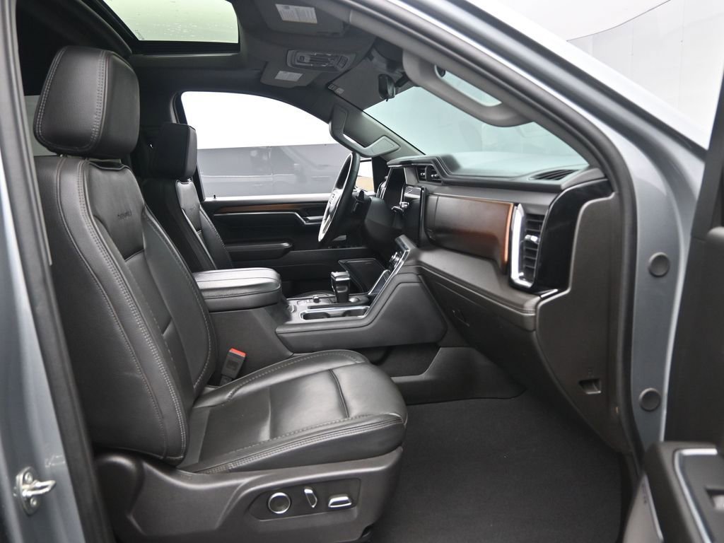 Used 2024 GMC Sierra 1500 Denali w/ Denali Reserve Package AWD/4WD image 28