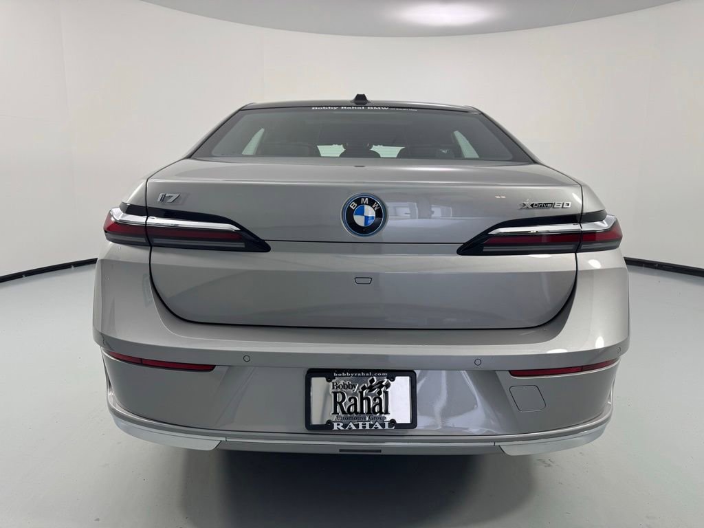 Used 2025 BMW i7 xDrive60 w/ Premium Package AWD/4WD image 6