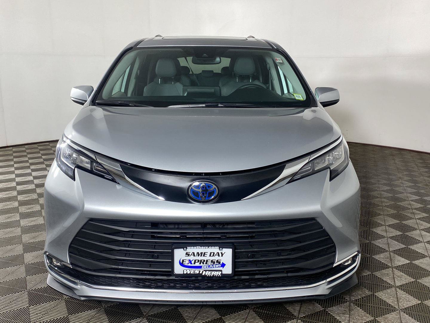 Used 2021 Toyota Sienna XLE AWD/4WD image 8