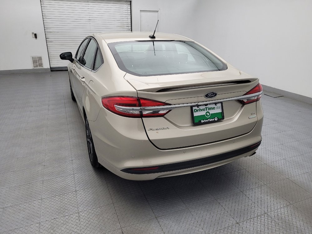 Used 2018 Ford Fusion SE w/ Equipment Group 201A FWD image 6