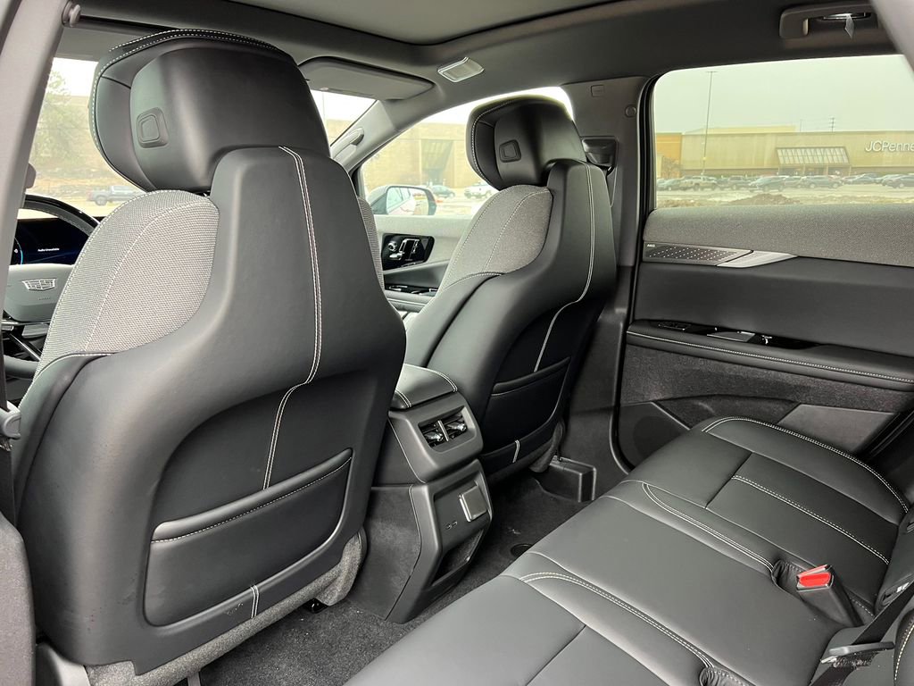 New 2026 Cadillac Optiq Sport 1 image 29