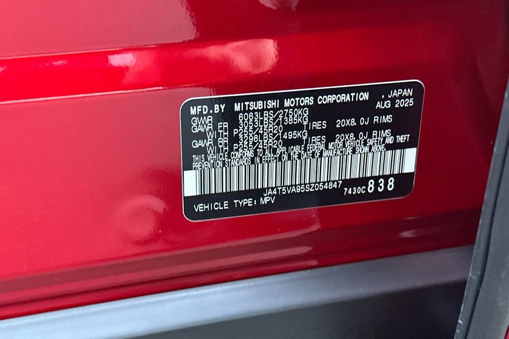 New 2025 Mitsubishi Outlander SE image 28