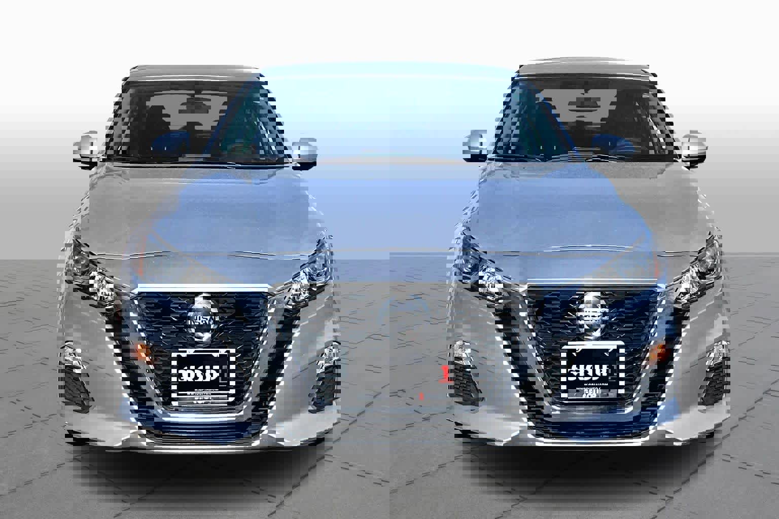 Used 2022 Nissan Pathfinder SV w/ Cargo Package image 4