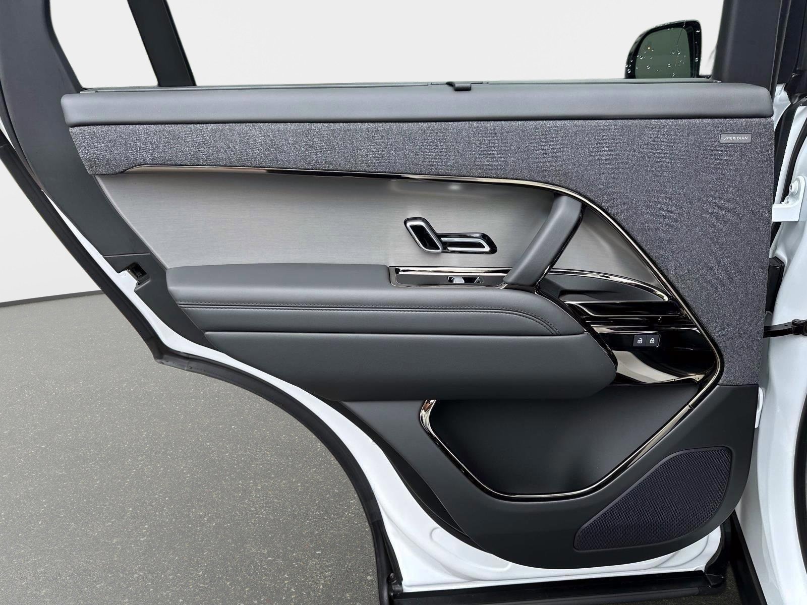 New 2025 Land Rover Range Rover Sport Dynamic SE image 10