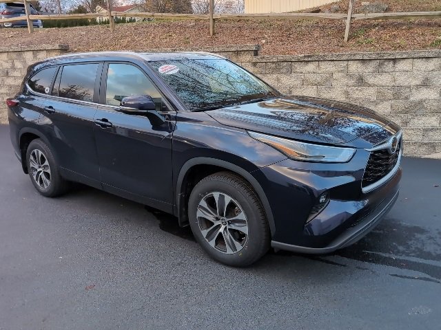Used 2023 Toyota Highlander XLE
