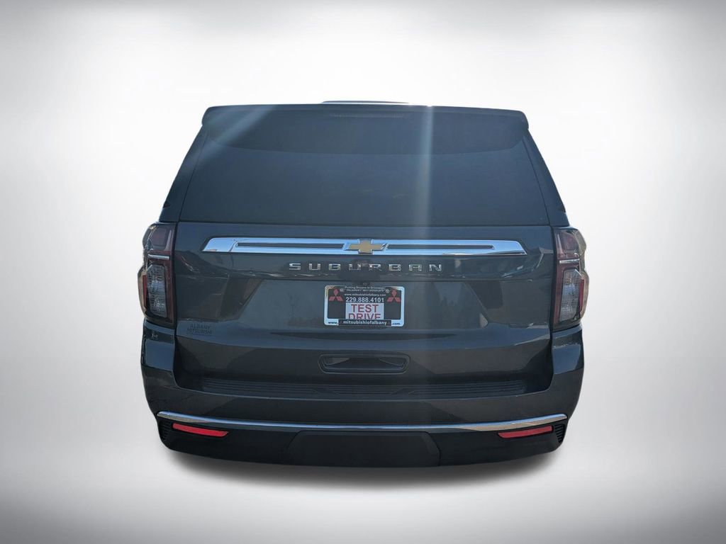 Used 2021 Chevrolet Suburban LS RWD image 4
