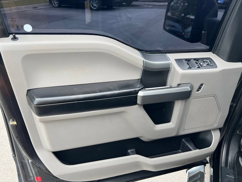 Used 2015 Ford F150 XLT w/ Equipment Group 302A Luxury RWD image 16
