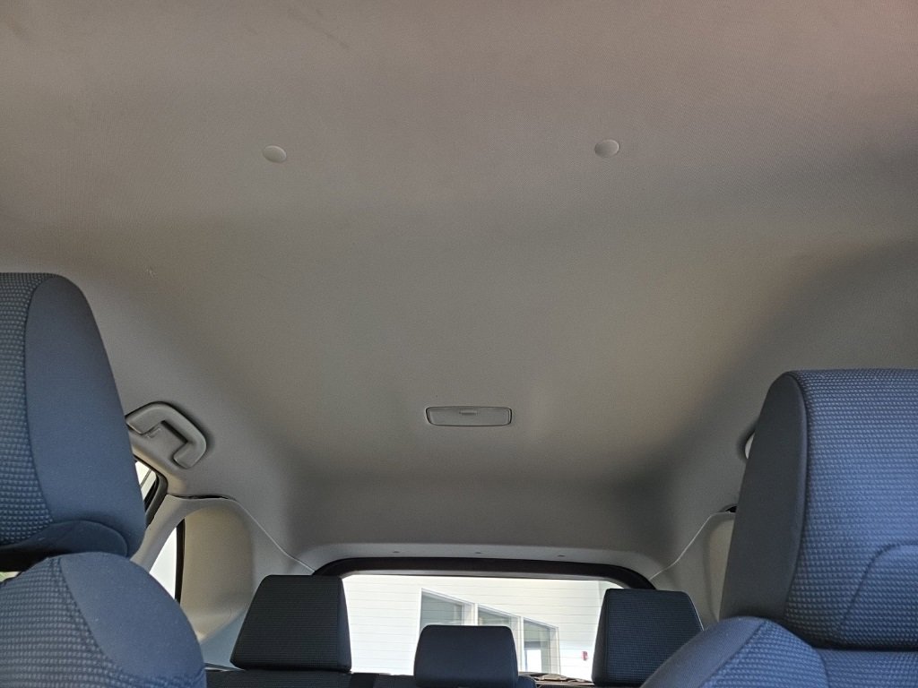 Used 2022 Toyota RAV4 LE image 13