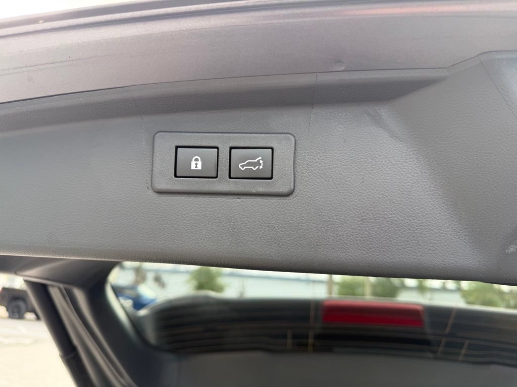 Used 2025 Subaru Outback Premium AWD/4WD image 8