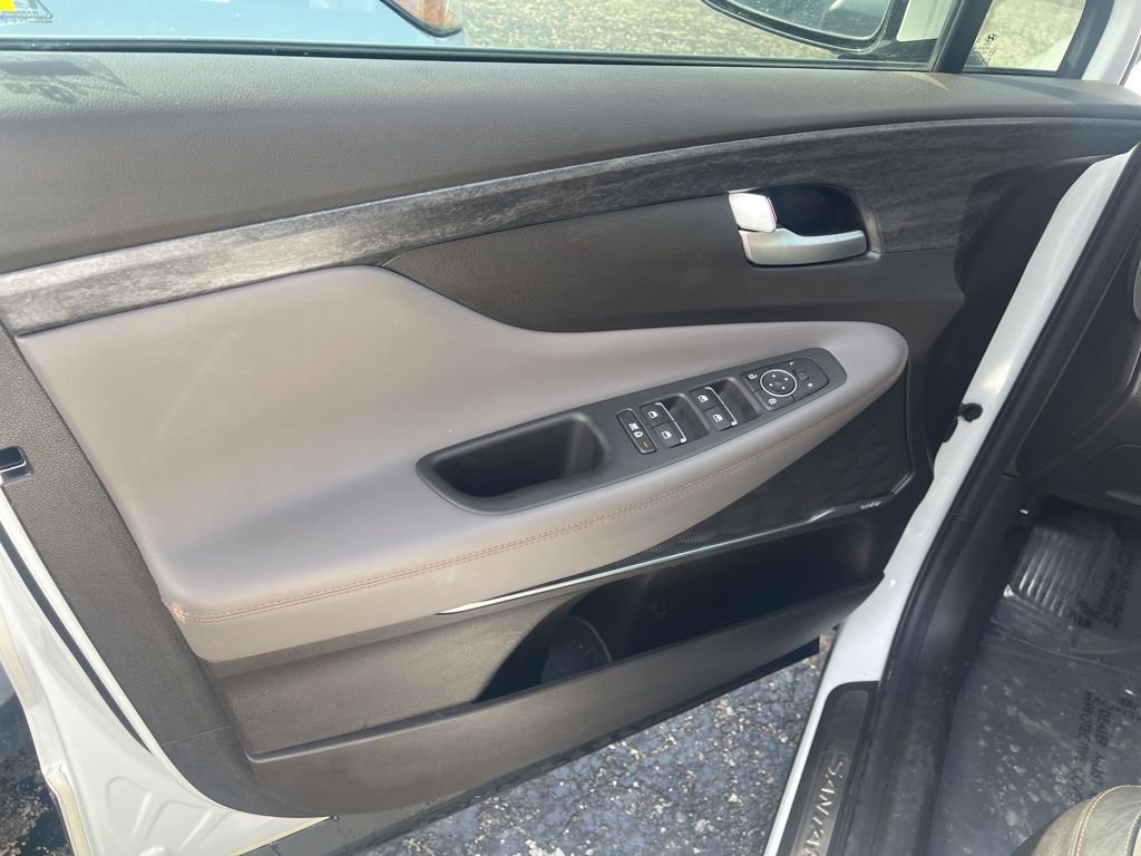 Used 2019 Hyundai Santa Fe Limited image 18