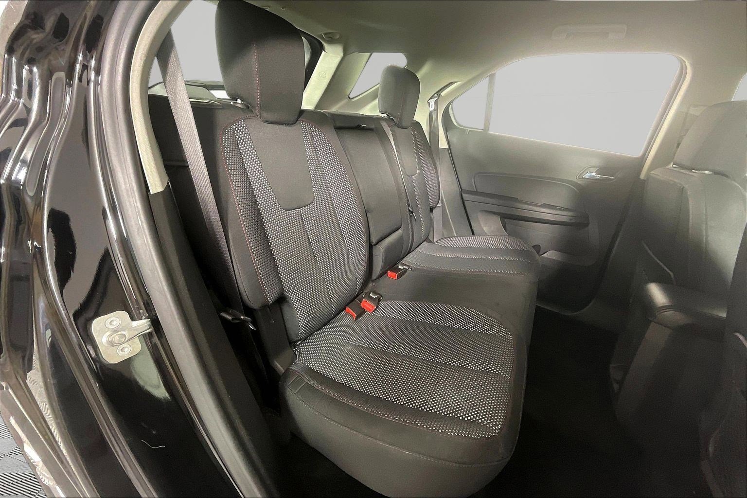 Used 2017 Chevrolet Equinox LS image 24