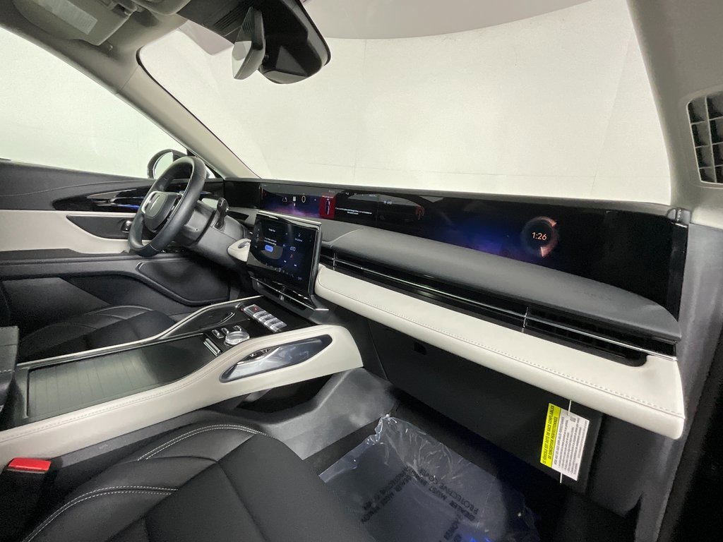 Used 2025 Lincoln Nautilus Premier image 19