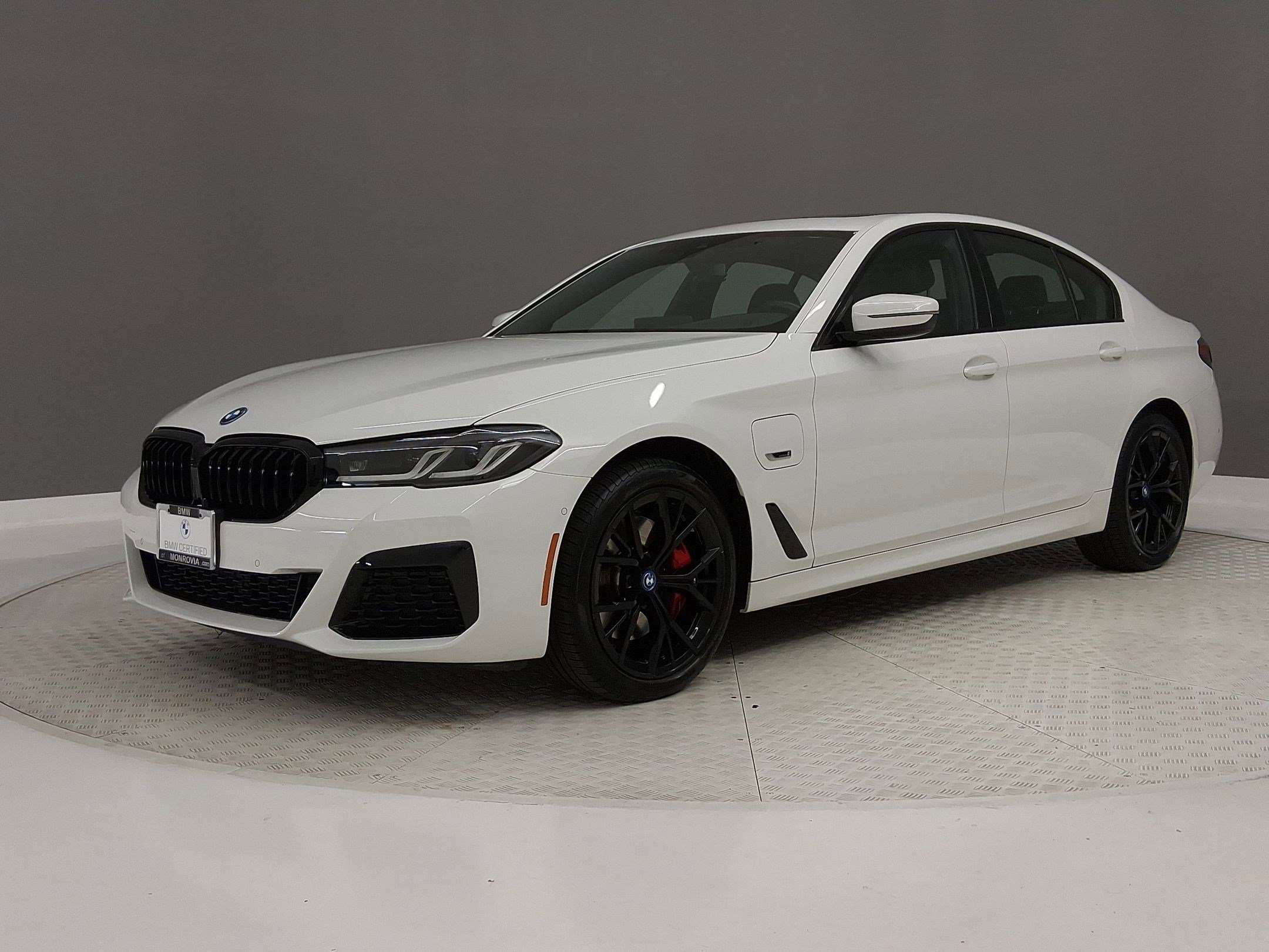 Certified 2023 BMW 530e 530e w/ M Sport Package image 24