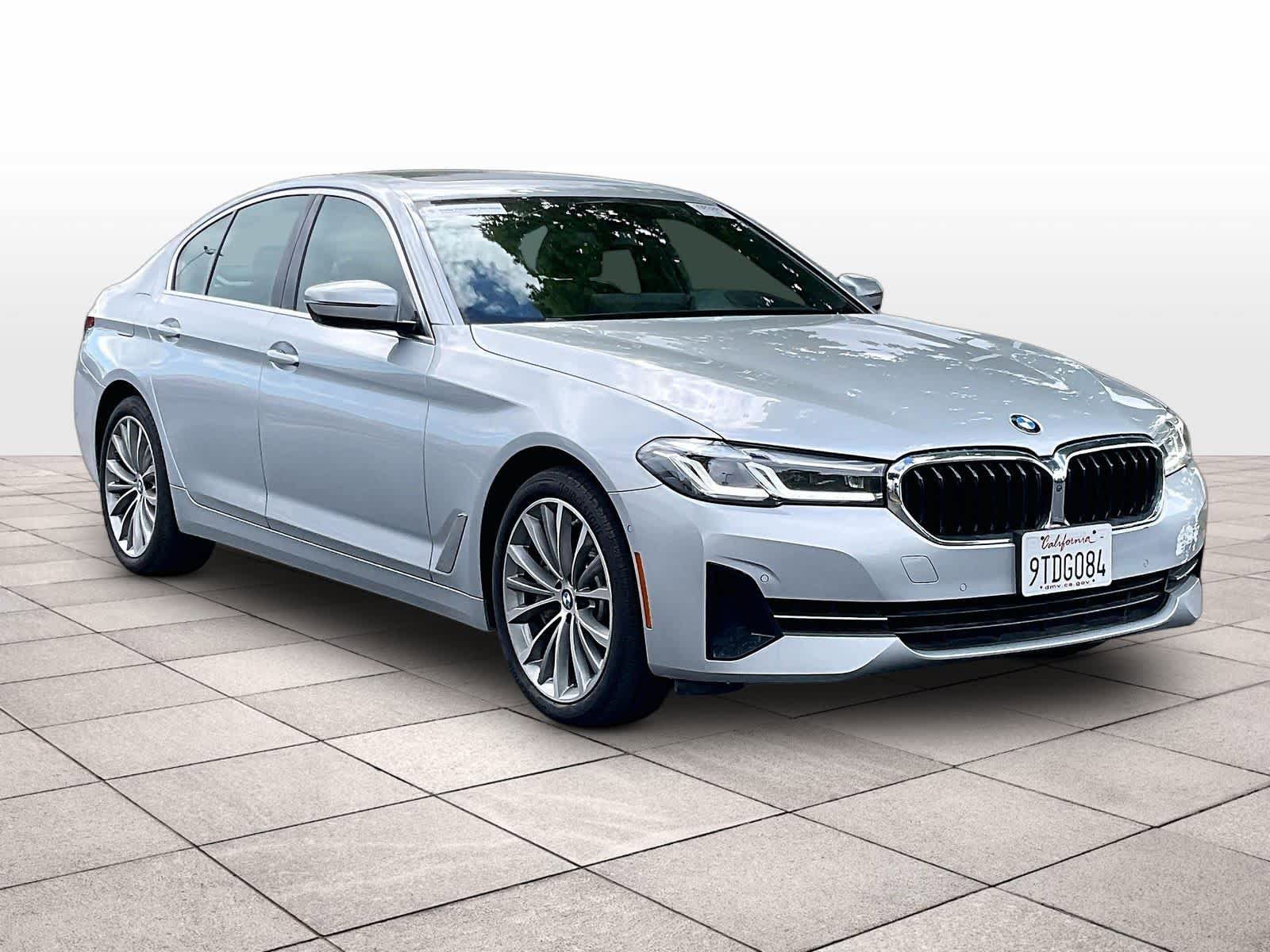 Used 2021 BMW 540i w/ Premium Package image 2