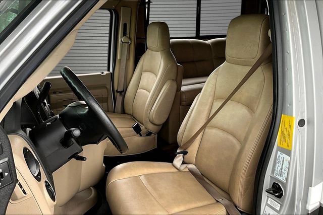 Used 2016 Ford E-450 and Econoline 450 Super Duty w/ Motorhome Prep Package RWD image 18
