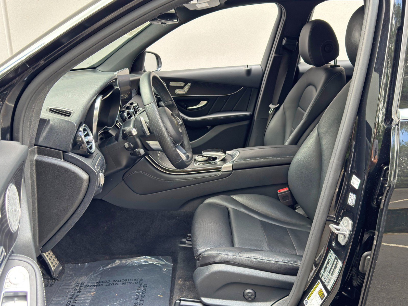 Used 2018 Mercedes-Benz GLC 350e 4MATIC image 16
