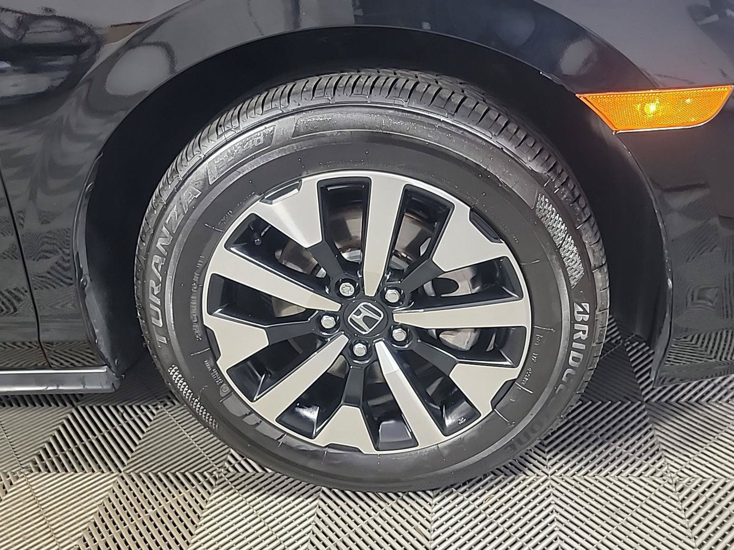 Certified 2025 Honda Odyssey EX-L image 3