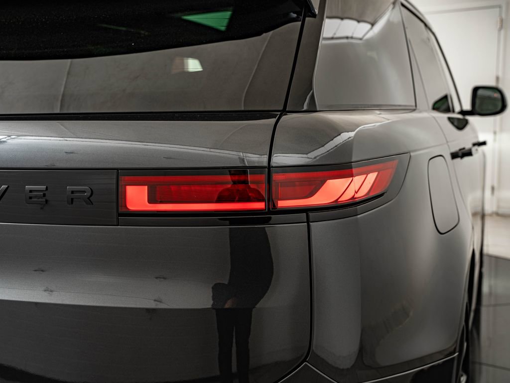 Used 2024 Land Rover Range Rover Sport Dynamic SE AWD/4WD image 14